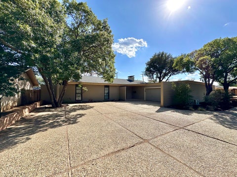 Photo of 5411 44th Street, Lubbock, TX 79414 (MLS # 202612699)