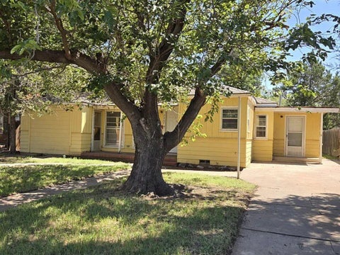 Photo of 2407 28th Street, Lubbock, TX 79411 (MLS # 202612289)