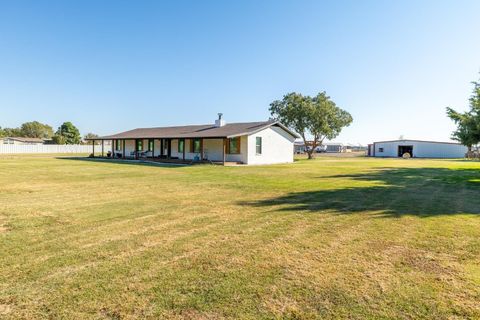 A home in Ropesville