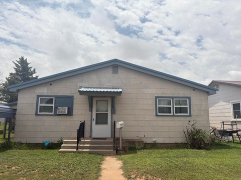 Photo of 1614 Lee Street, Levelland, TX 79336 (MLS # 202612180)