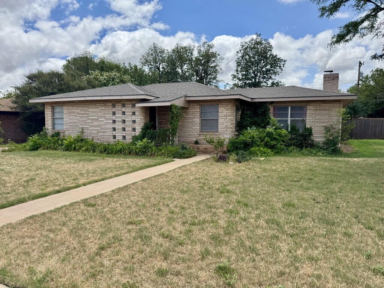 Photo 1 of 28 — 4807 9th Street, Lubbock, TX 79416