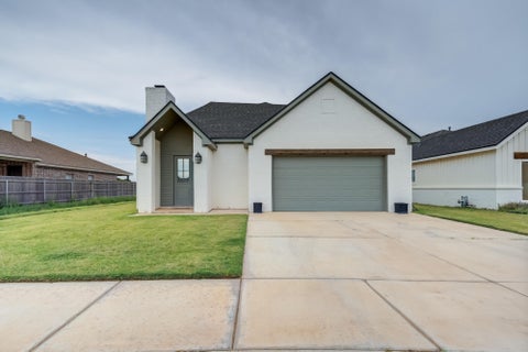 Photo of 909 N Grover Avenue, Lubbock, TX 79416 (MLS # 202612084)