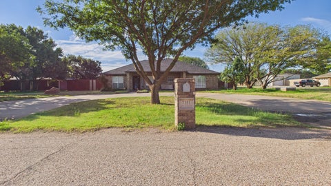 Photo of 7311 74th Street, Lubbock, TX 79424 (MLS # 202613509)