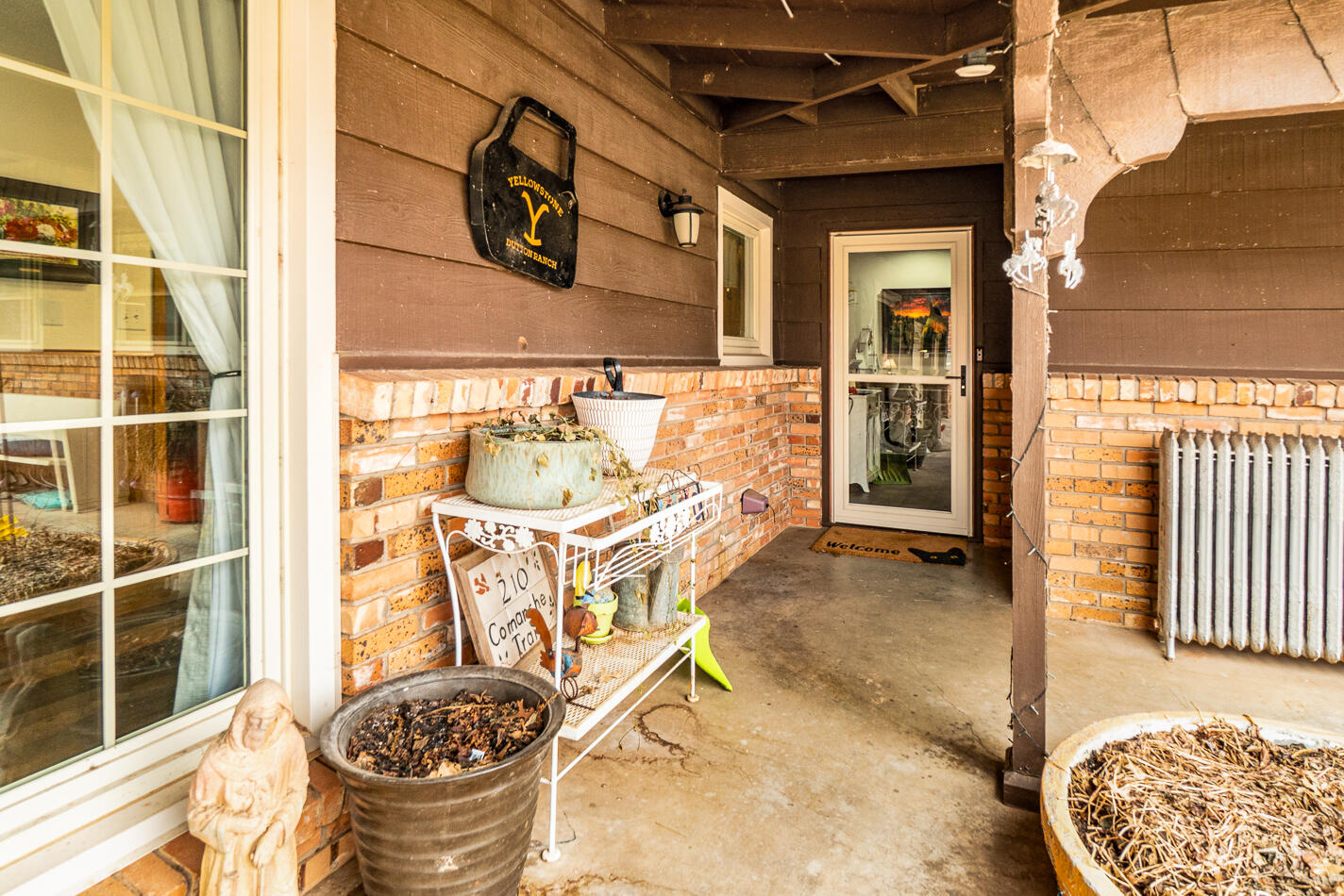210 Comanche Trail