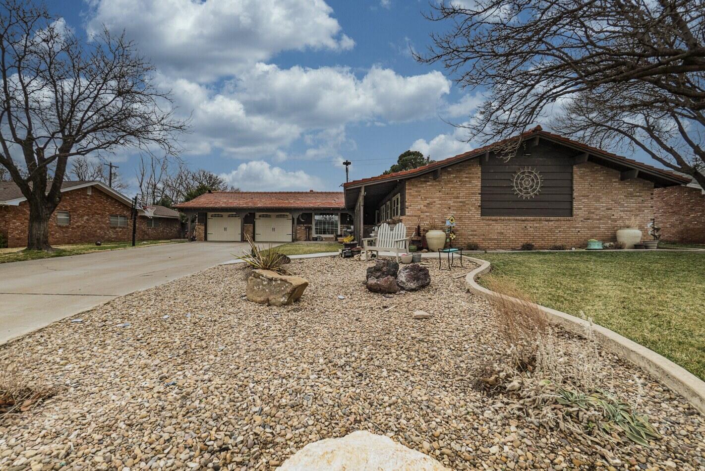 210 Comanche Trail