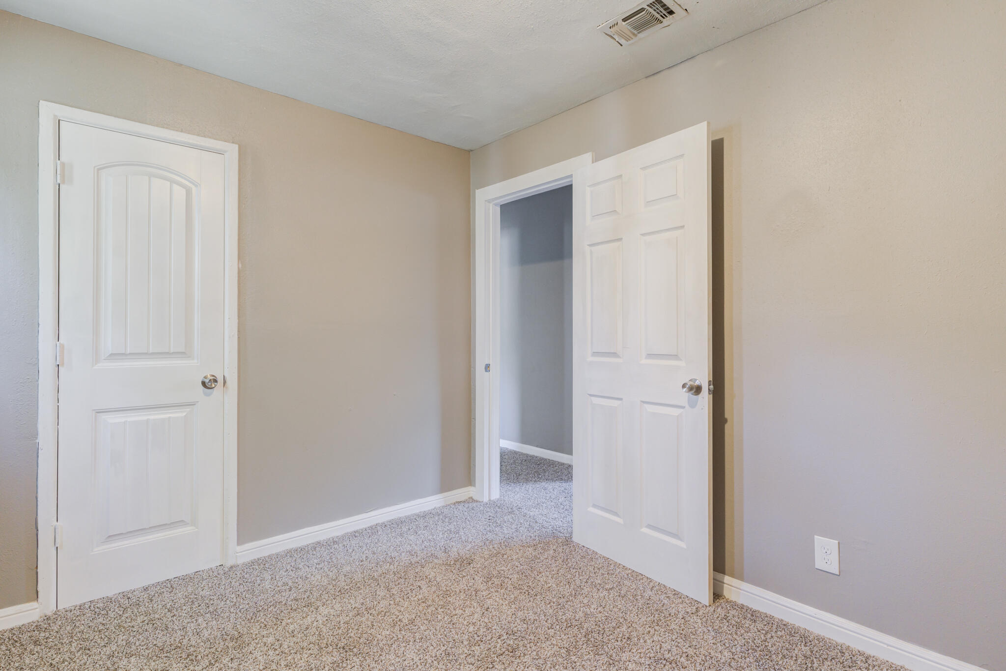 Lubbock, Texas 79403, United States, 3 Bedrooms Bedrooms, ,1 BathroomBathrooms,Residential,Active,9828