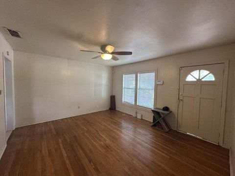 Photo of 3305 30th Street, Lubbock, TX 79410 (MLS # 202605881)