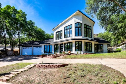 Photo of 57 S Lakeshore Drive, Ransom Canyon, TX 79366 (MLS # 202606797)