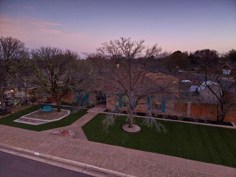 Photo of 5815 Duke Street, Lubbock, TX 79416 (MLS # 202603314)