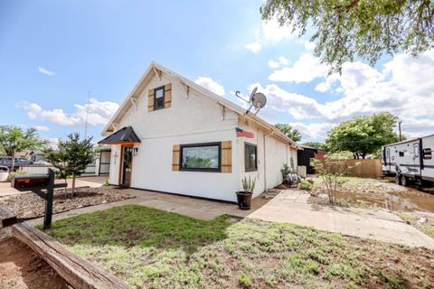 209 D Avenue Abernathy TX 79311