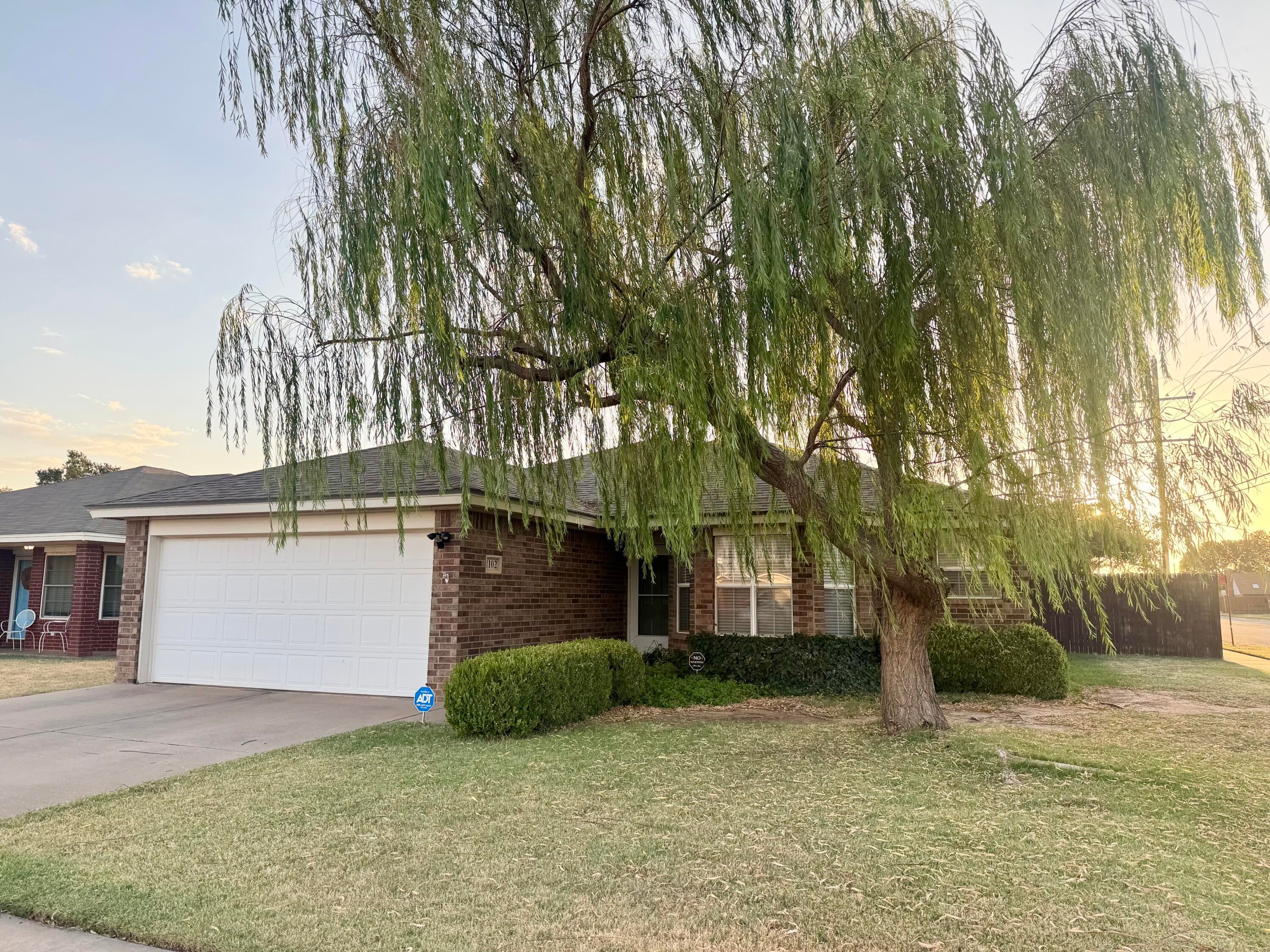 1102 Justice Avenue - Photo 2