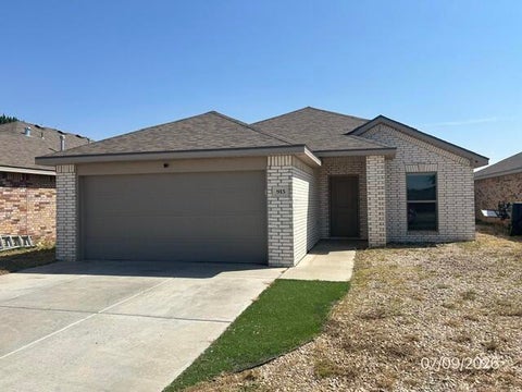Photo of 915 Tulane Street, Lubbock, TX 79403 (MLS # 202610737)
