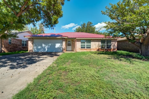 Photo of 4620 Itasca Street, Lubbock, TX 79416 (MLS # 202613530)