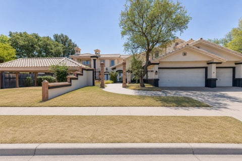 Photo of 4305 96th Street, Lubbock, TX 79423 (MLS # 202612165)