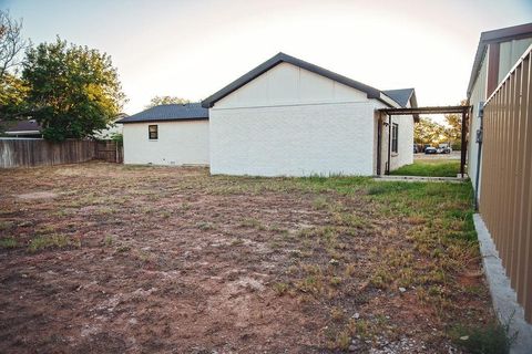 A home in Denver City