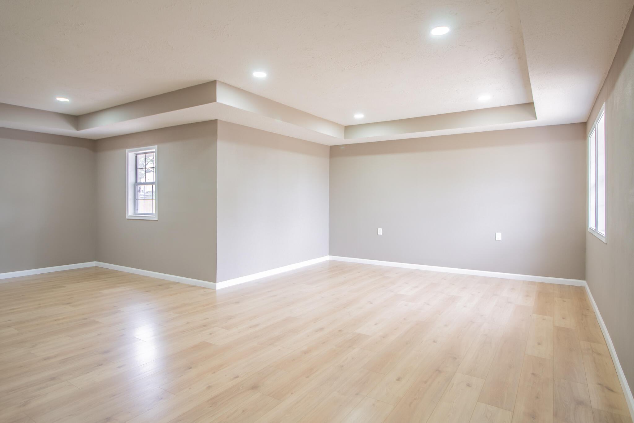 128 W Crockett Street