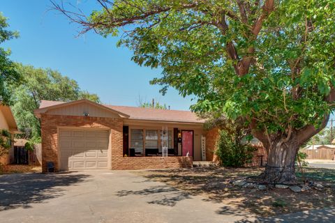 Photo of 3102 39th Street, Lubbock, TX 79413 (MLS # 202606166)