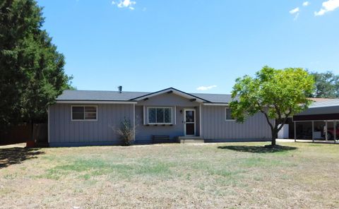 Photo of 903 W 8th Street, Muleshoe, TX 79347 (MLS # 202607472)