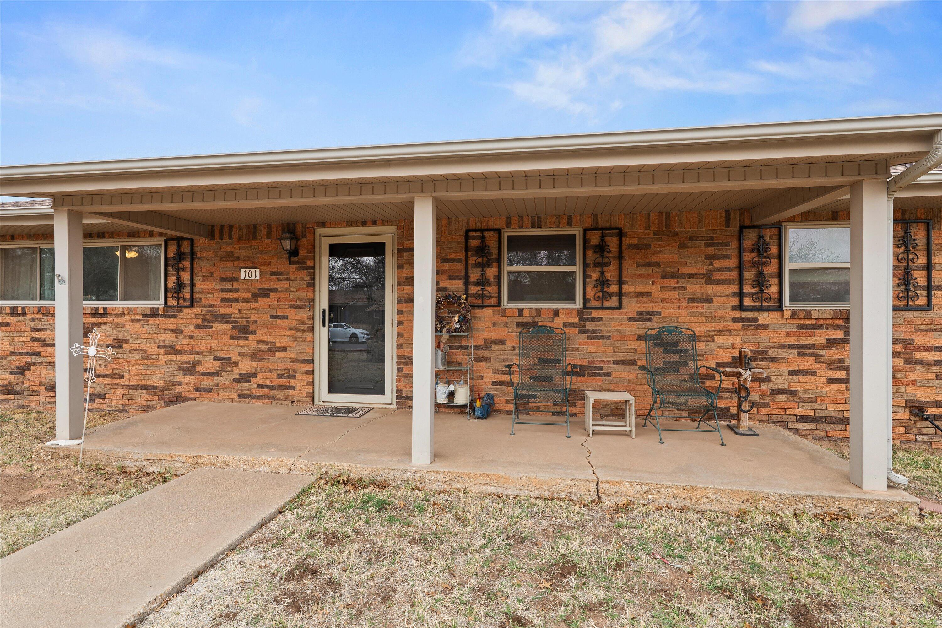 101 Willowwood Lane, Levelland, TX, 79336 2 101 Willowwood Lane