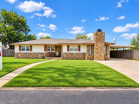 Photo of 204 Wilson Street, Sudan, TX 79371 (MLS # 202614443)