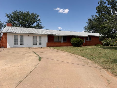 Photo of 308 N 20th Street, Lamesa, TX 79331 (MLS # 202609249)