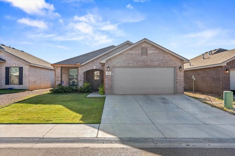 Photo of 3208 Aberdeen Avenue, Wolfforth, TX 79382 (MLS # 202614725)