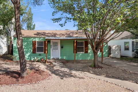 Photo of 2306 28th Street, Lubbock, TX 79411 (MLS # 202614136)