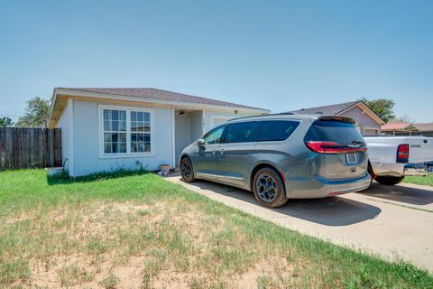 Photo of 305 76th Street, Lubbock, TX 79404 (MLS # 202609533)