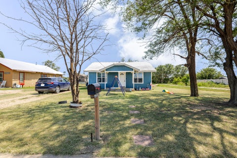Photo of 1309 W 23rd Street, Plainview, TX 79072 (MLS # 202613141)