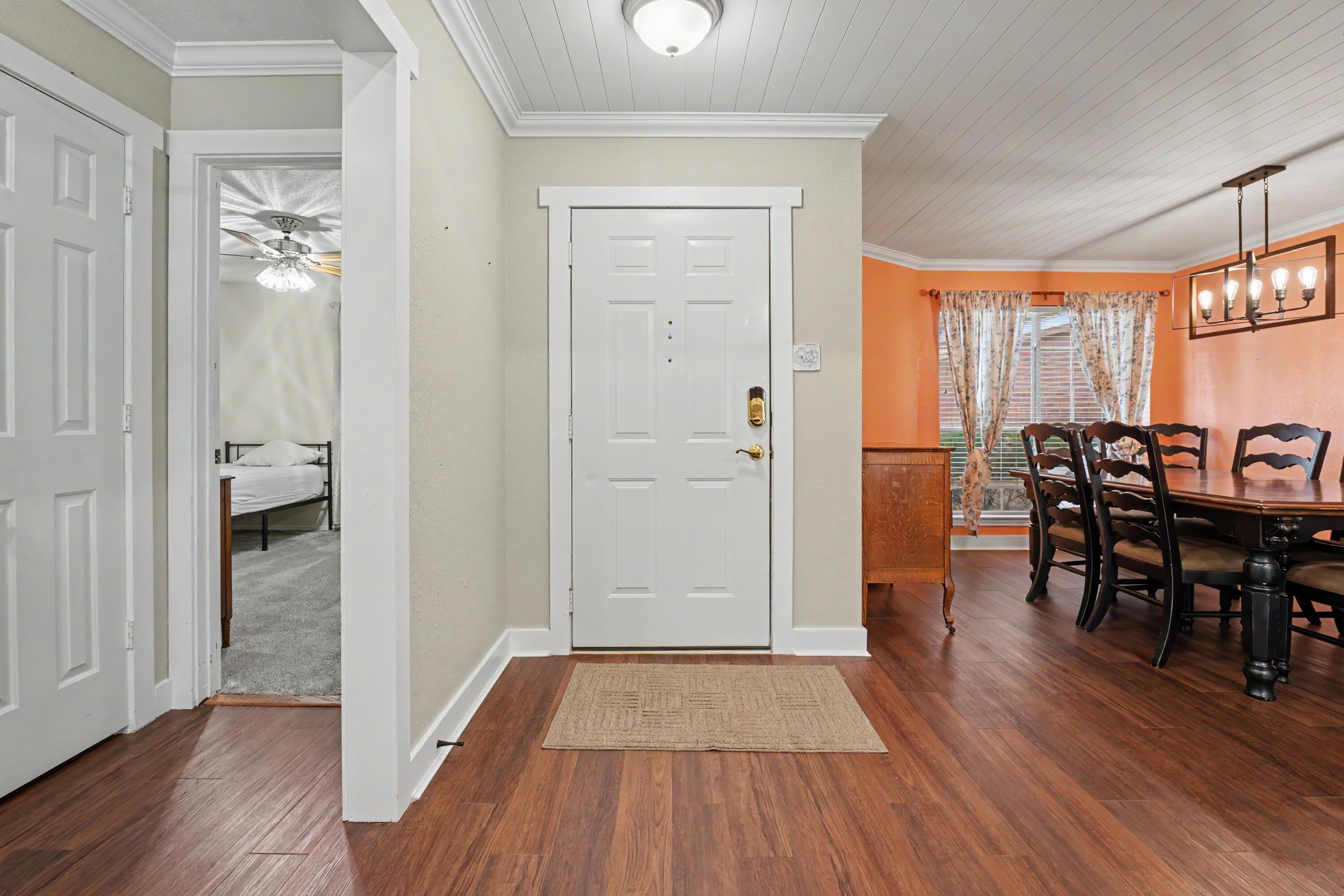 2728 81st Street - Photo 2