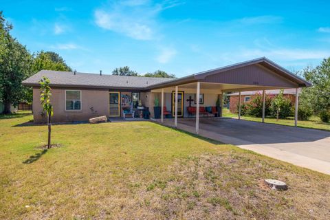 703 W Stinson Street Dimmitt TX 79027