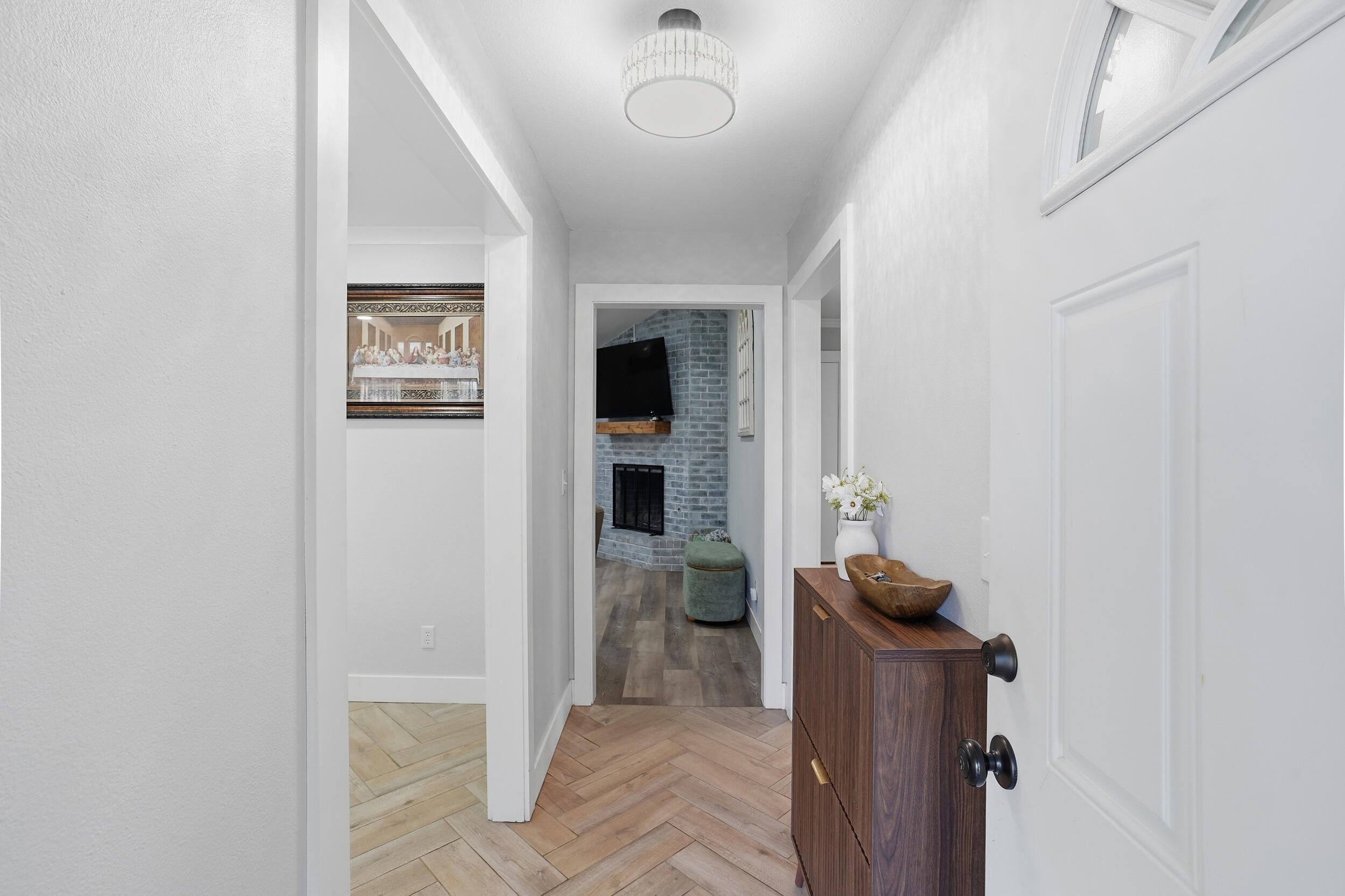 223 E 27th Street - Photo 4