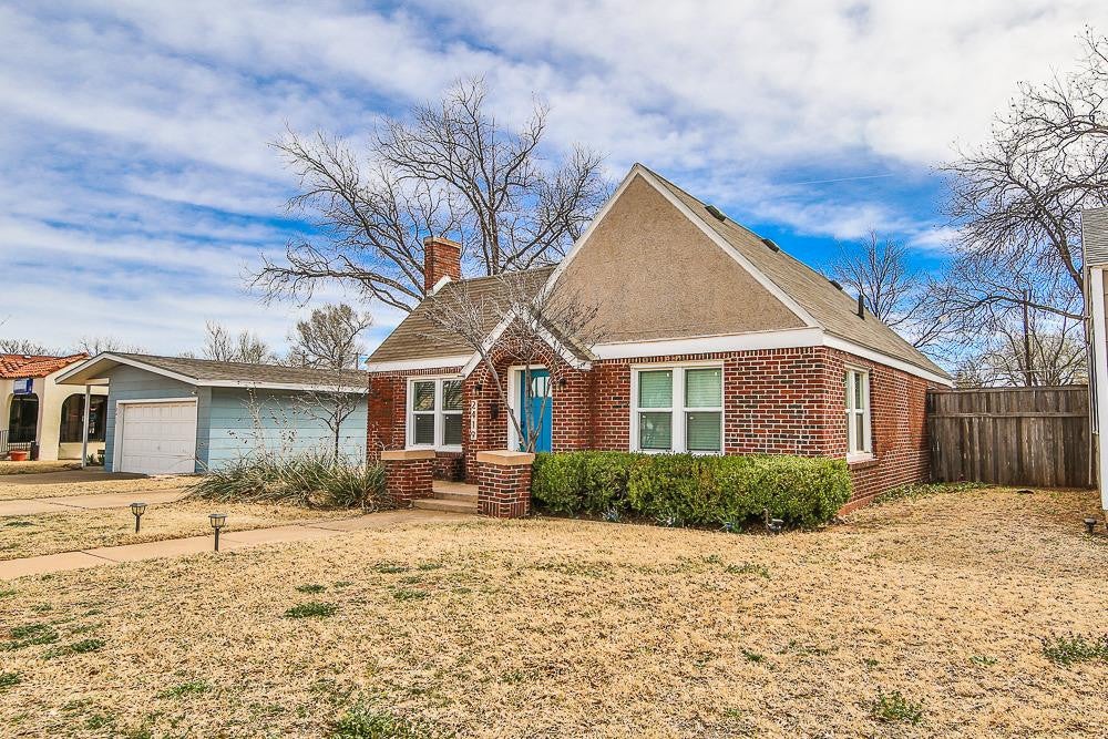 2419 20th Street - Photo 2