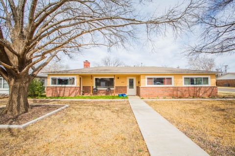 Photo of 4002 43rd Street, Lubbock, TX 79413 (MLS # 202603234)