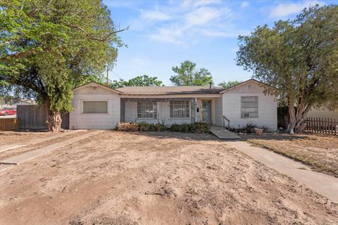 Photo of 507 17th Street, Levelland, TX 79336 (MLS # 202605714)