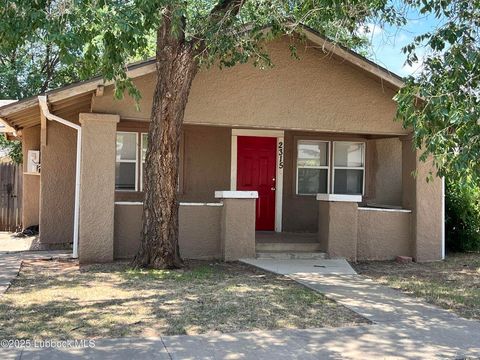 Photo of 2315 15th Street, Lubbock, TX 79401 (MLS # 202607102)