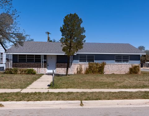 Photo of 2802 40th Street, Lubbock, TX 79413 (MLS # 202603465)