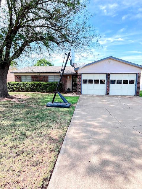 Photo of 4813 53rd Street, Lubbock, TX 79414 (MLS # 202608865)