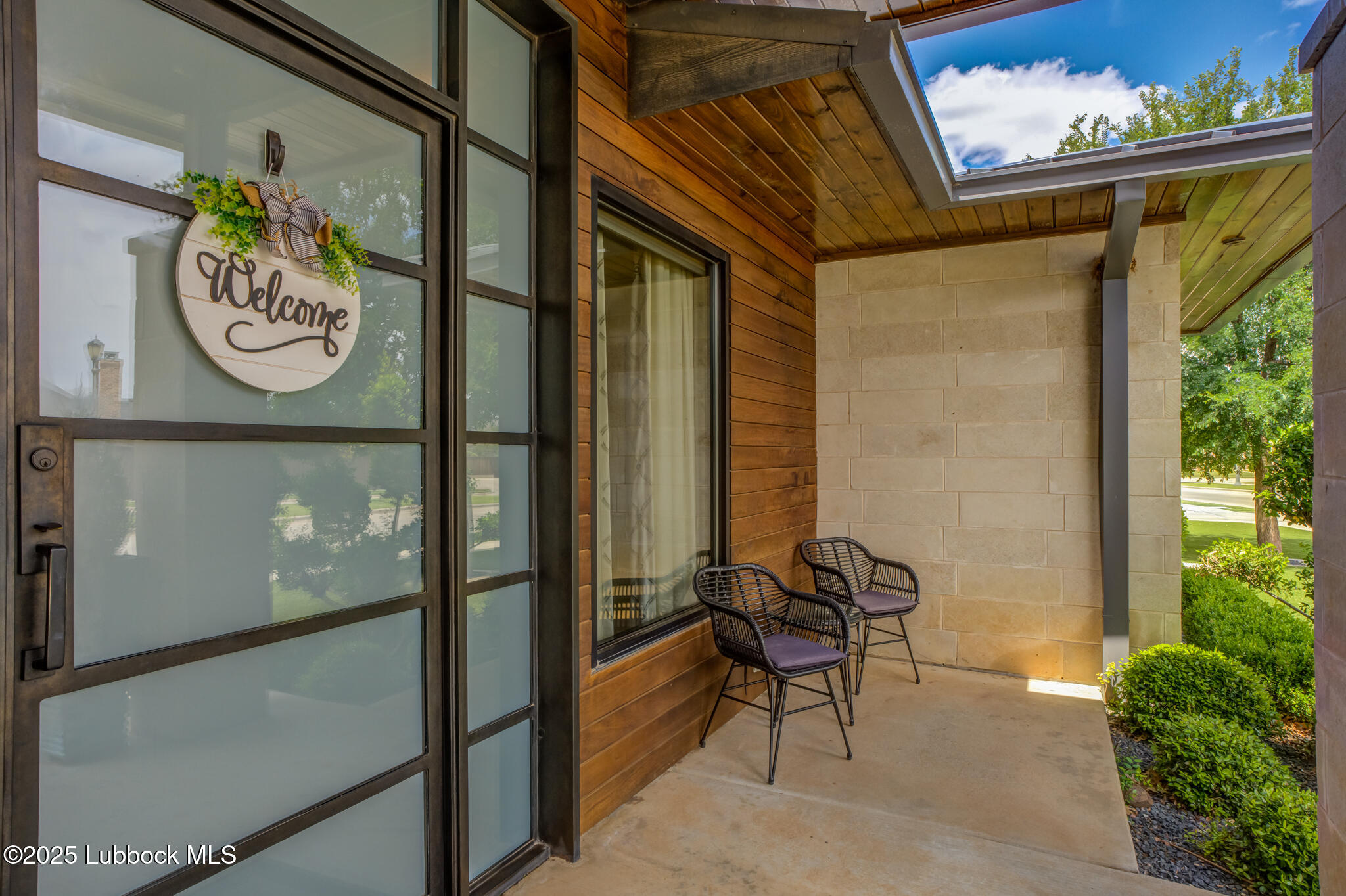 11604 Uxbridge Avenue