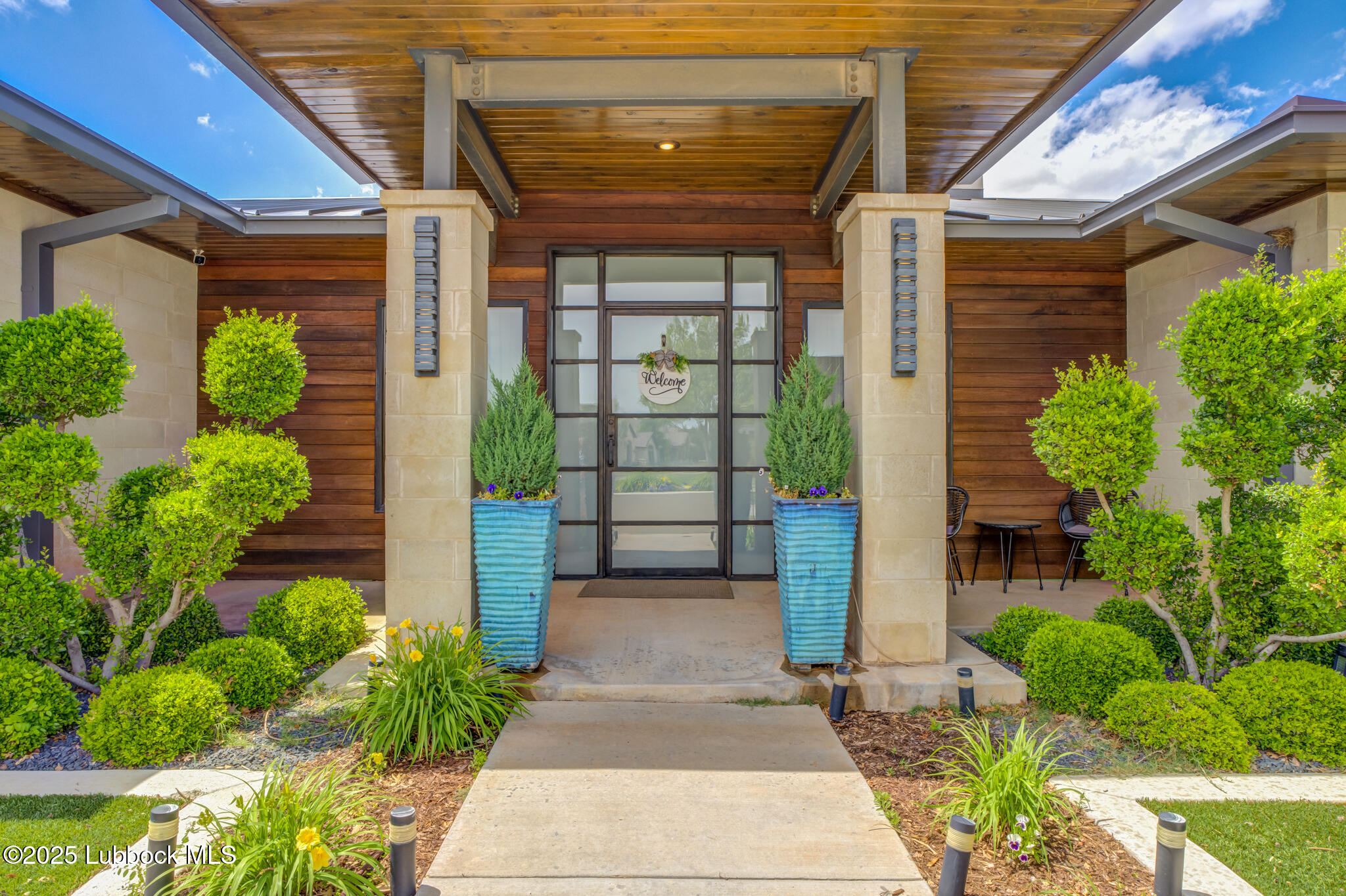 11604 Uxbridge Avenue