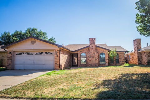 Photo of 5927 10th Drive, Lubbock, TX 79416 (MLS # 202612971)