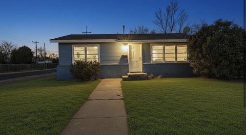 Photo of 4601 43rd Street, Lubbock, TX 79414 (MLS # 202605532)