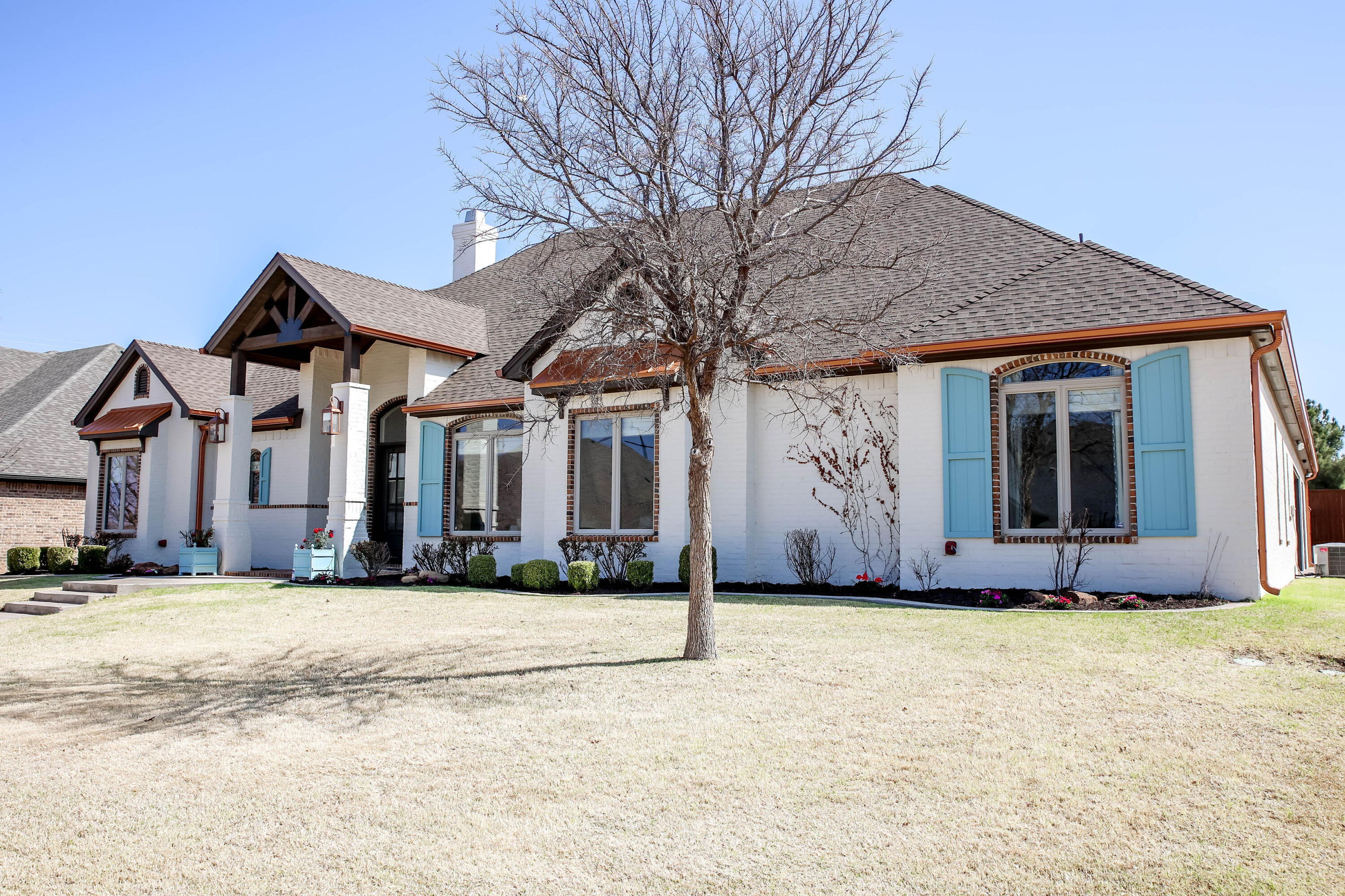 10707 Lasalle Avenue