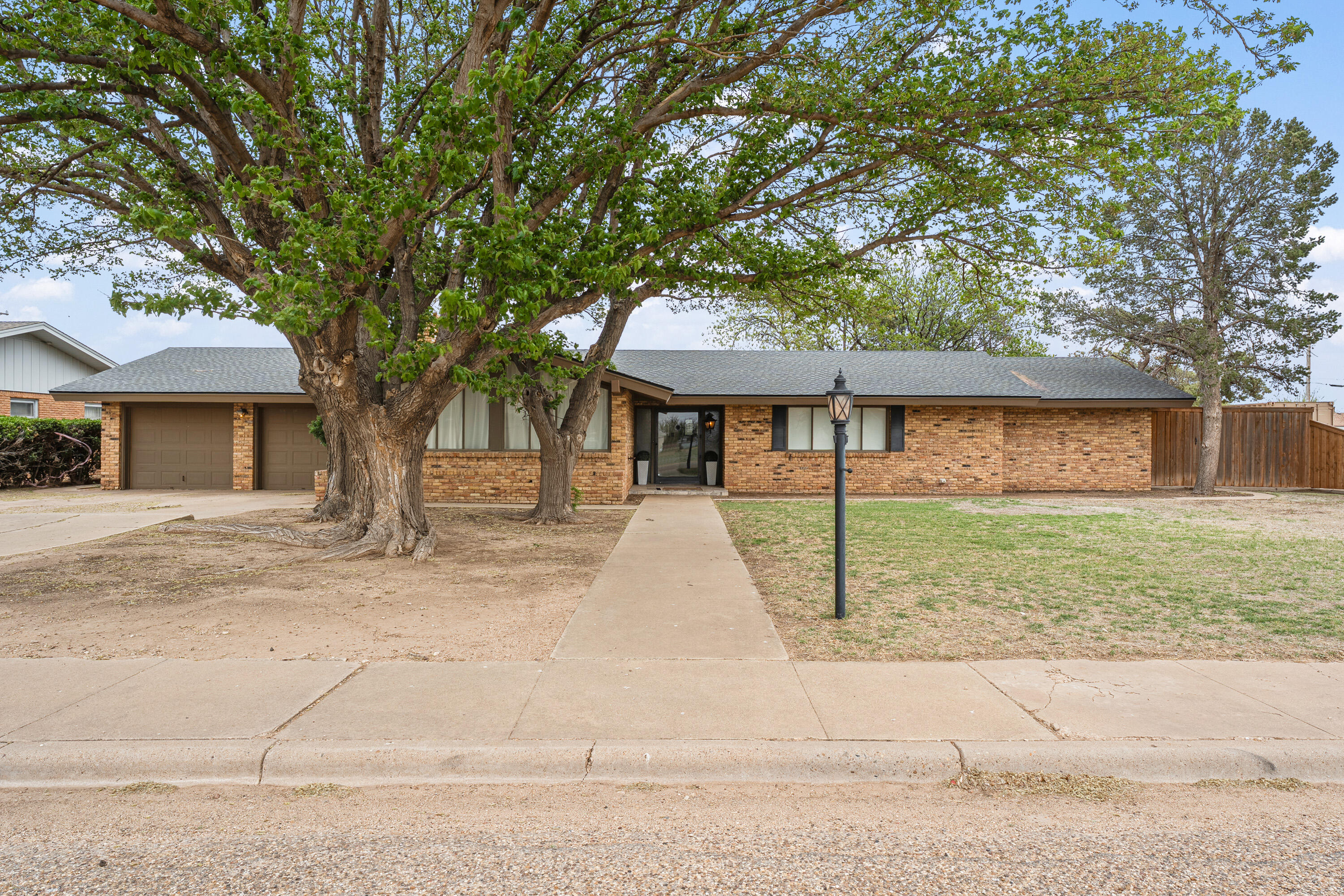 1304 Ave J