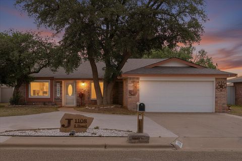 Photo of 1108 S Howell Street, Brownfield, TX 79316 (MLS # 202605959)