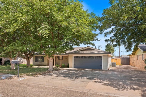Photo of 230 N 22nd Street, Slaton, TX 79364 (MLS # 202613918)