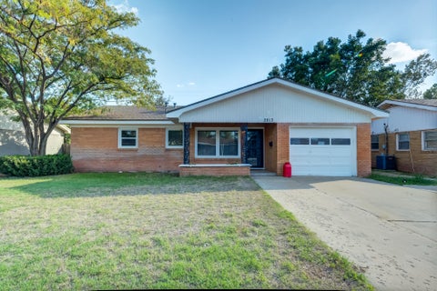 Photo of 2813 63rd Street, Lubbock, TX 79413 (MLS # 202614001)