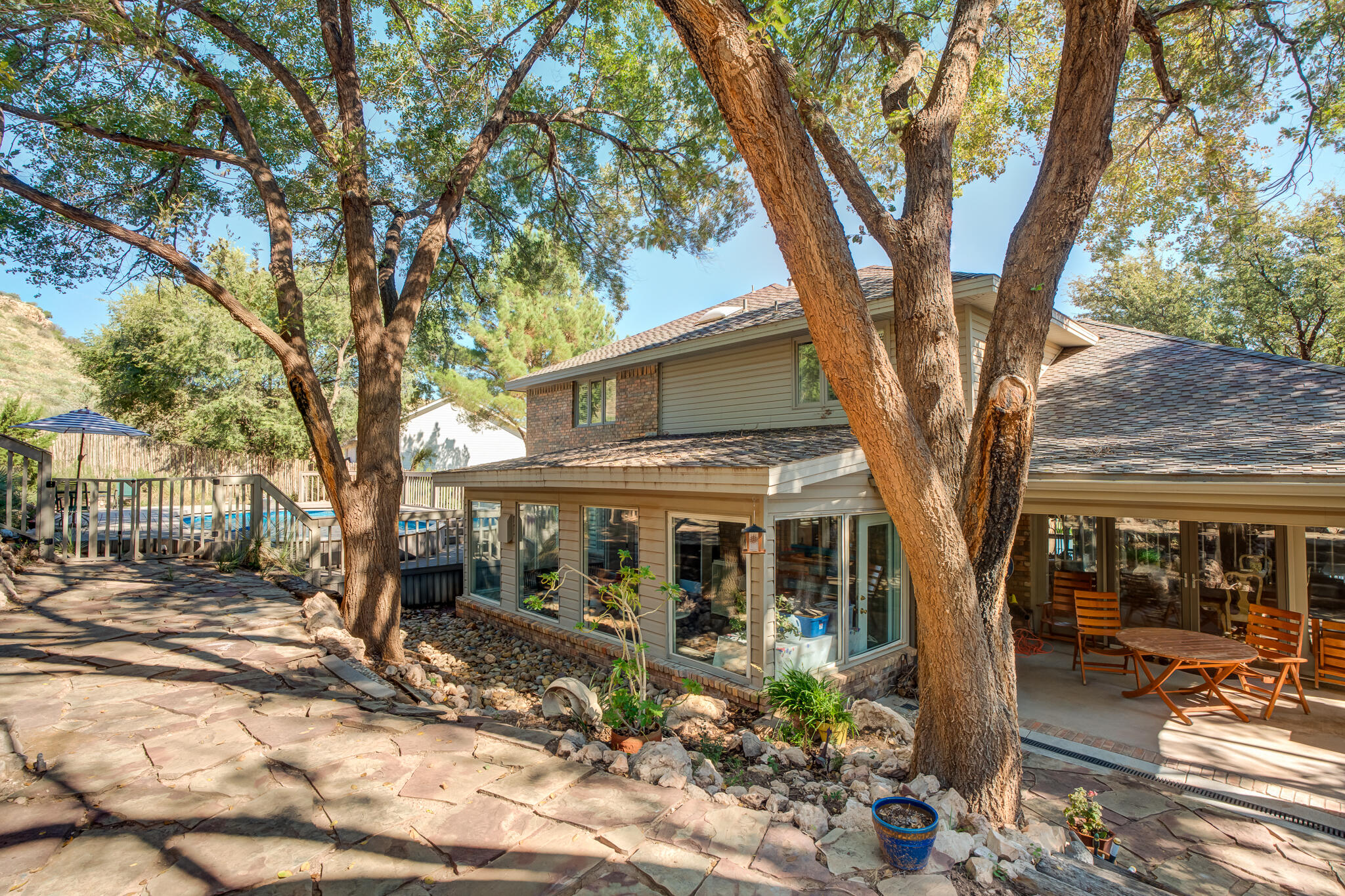 109 S Lakeshore Drive