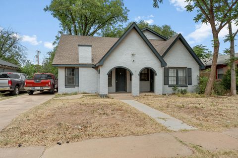 Photo of 2112 27th Street, Lubbock, TX 79411 (MLS # 202606134)