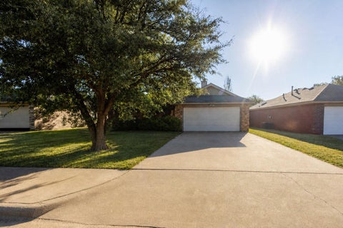 Photo of 9703 Aberdeen Avenue, Lubbock, TX 79424 (MLS # 202613814)